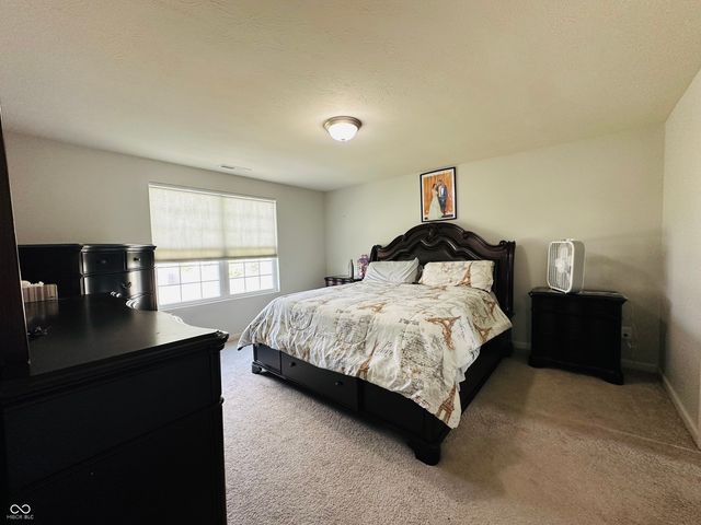 6162 Crabapple Drive, Whitestown, IN 46075