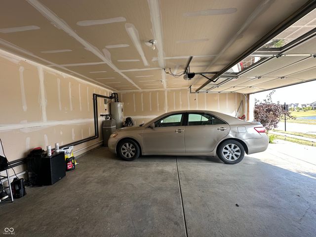 6162 Crabapple Drive, Whitestown, IN 46075