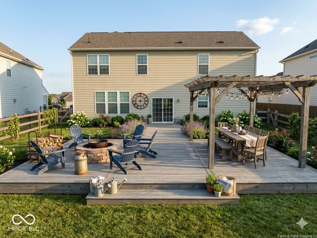 6162 Crabapple Drive, Whitestown, IN 46075