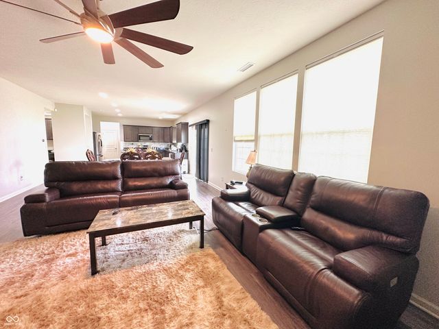 6162 Crabapple Drive, Whitestown, IN 46075