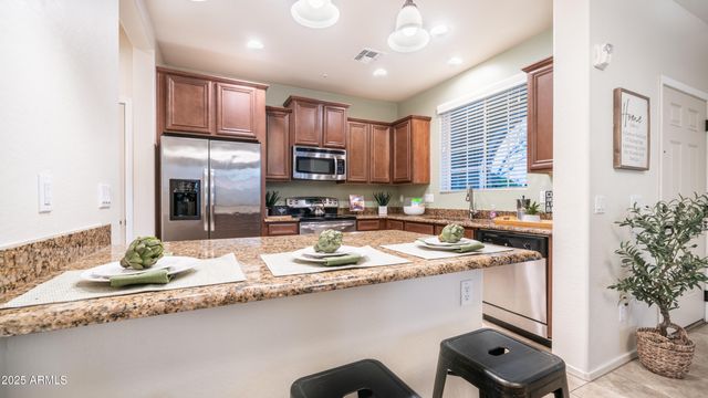 4732 E PORTOLA VALLEY Drive 102, Gilbert, AZ 85297