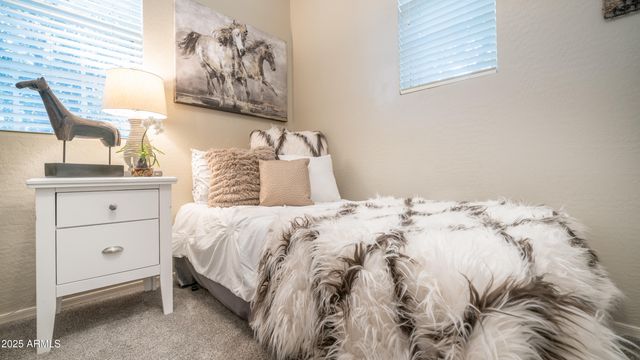 4732 E PORTOLA VALLEY Drive 102, Gilbert, AZ 85297