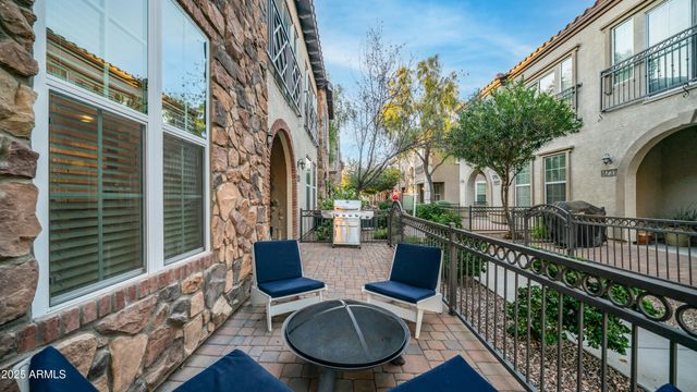 4732 E PORTOLA VALLEY Drive 102, Gilbert, AZ 85297