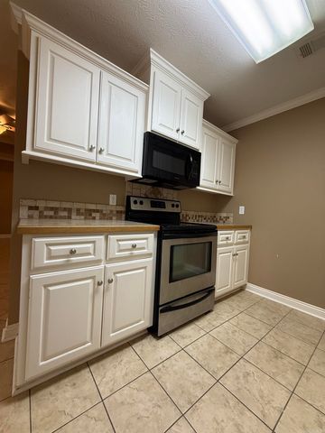 8 Ragan Court, Searcy, AR 72143