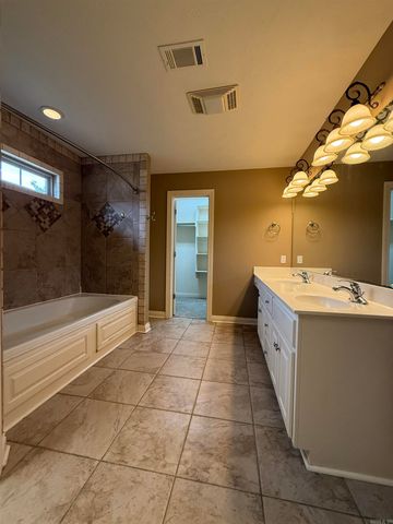 8 Ragan Court, Searcy, AR 72143