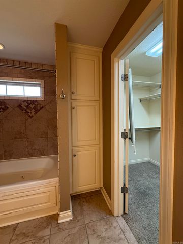 8 Ragan Court, Searcy, AR 72143