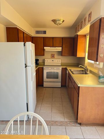 5518 E Lindstrom Lane B6, Mesa, AZ 85215