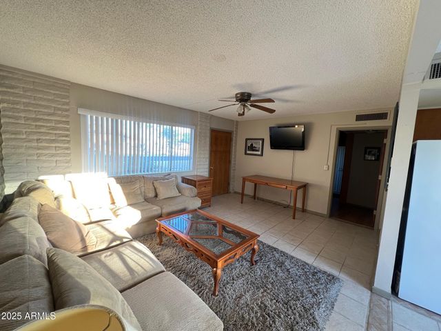 5518 E Lindstrom Lane B6, Mesa, AZ 85215