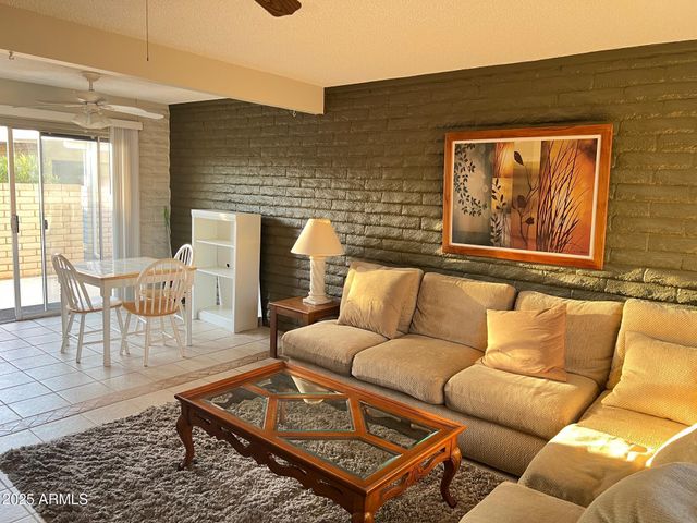 5518 E Lindstrom Lane B6, Mesa, AZ 85215