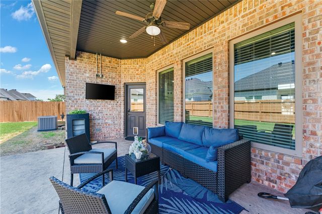 410 Chaparral Street, Centerton, AR 72719