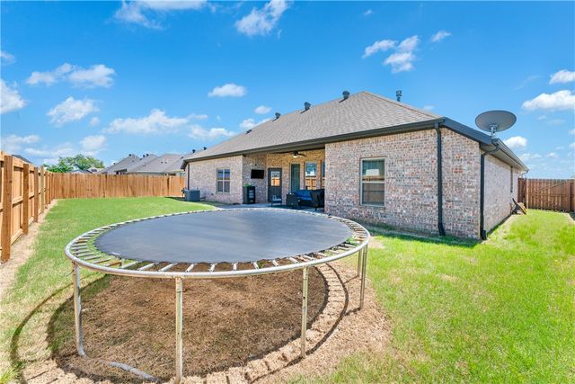 410 Chaparral Street, Centerton, AR 72719