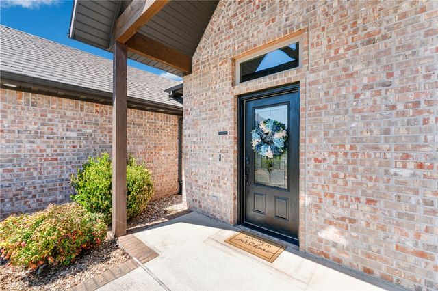 410 Chaparral Street, Centerton, AR 72719