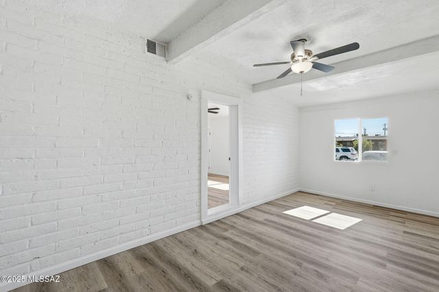 932 W Weymouth Street, Tucson, AZ 85705