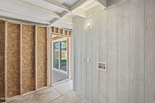 932 W Weymouth Street, Tucson, AZ 85705