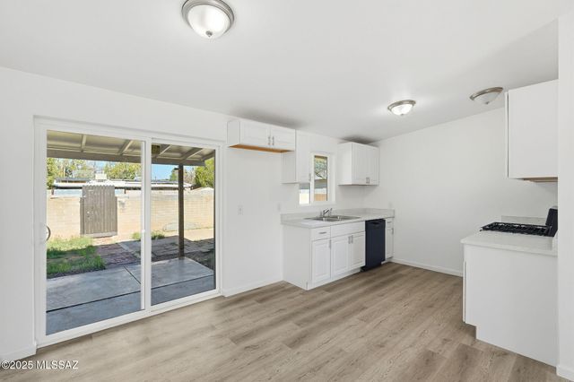 932 W Weymouth Street, Tucson, AZ 85705