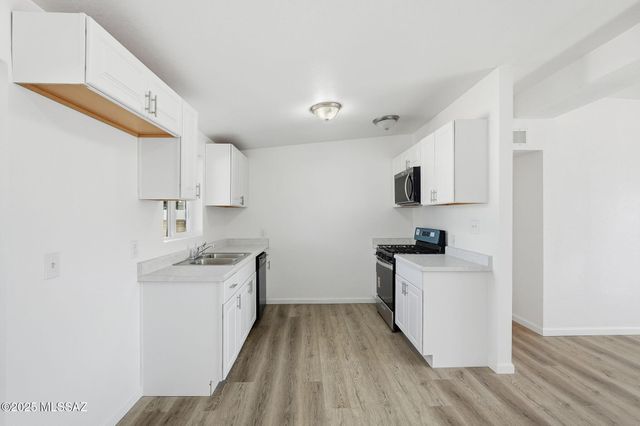 932 W Weymouth Street, Tucson, AZ 85705