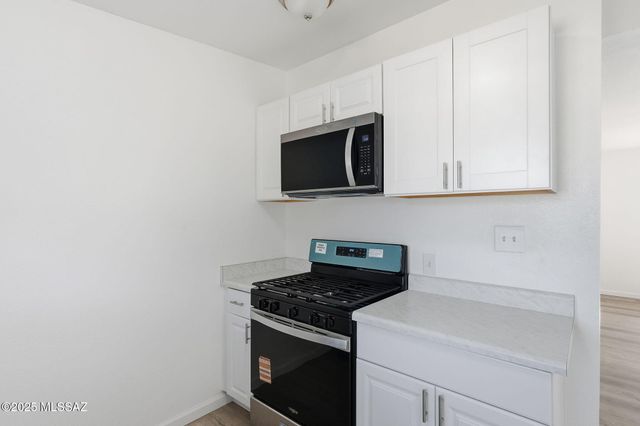 932 W Weymouth Street, Tucson, AZ 85705