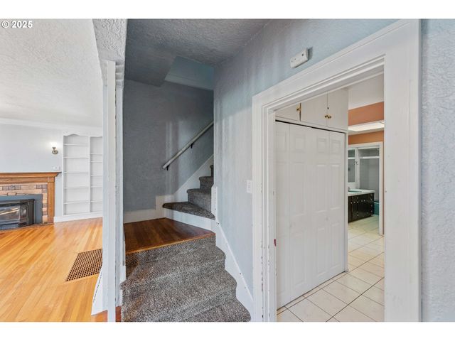 643 S 12TH Ct, Coos Bay, OR 97420