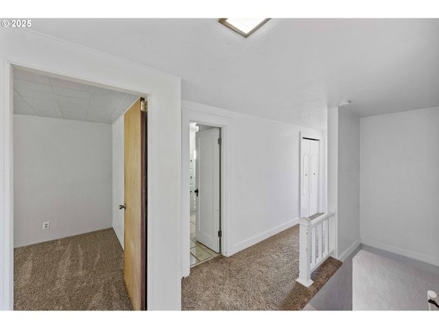 643 S 12TH Ct, Coos Bay, OR 97420