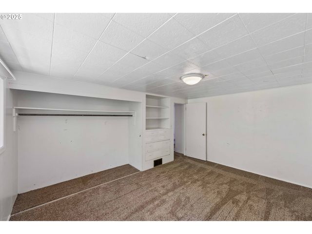 643 S 12TH Ct, Coos Bay, OR 97420