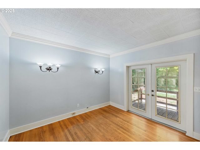 643 S 12TH Ct, Coos Bay, OR 97420