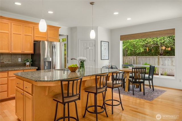 27422 SE 8th Place, Sammamish, WA 98075
