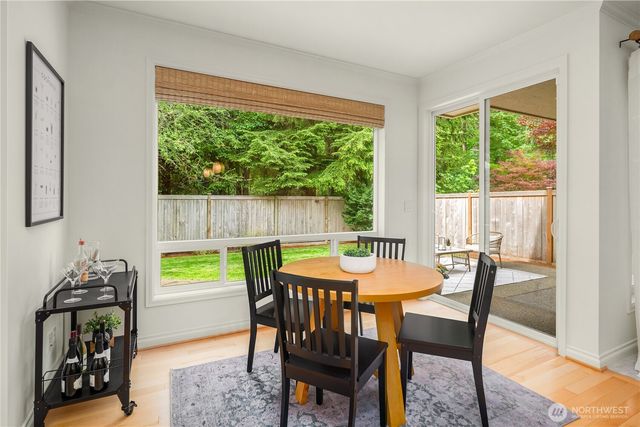 27422 SE 8th Place, Sammamish, WA 98075