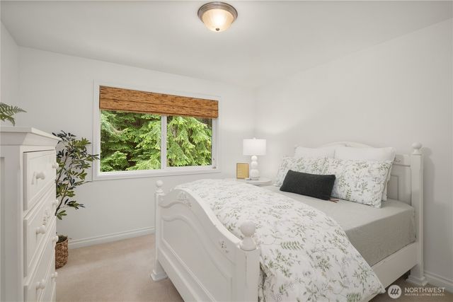 27422 SE 8th Place, Sammamish, WA 98075