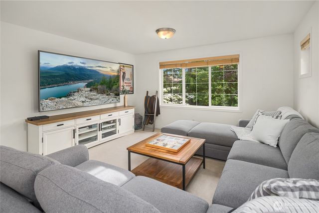 27422 SE 8th Place, Sammamish, WA 98075