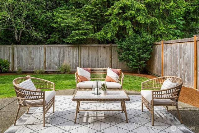 27422 SE 8th Place, Sammamish, WA 98075