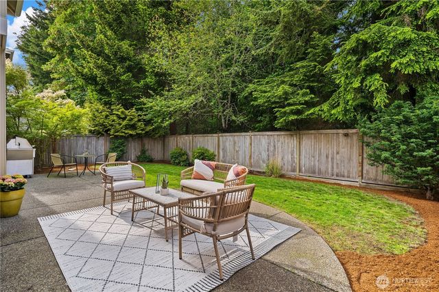 27422 SE 8th Place, Sammamish, WA 98075