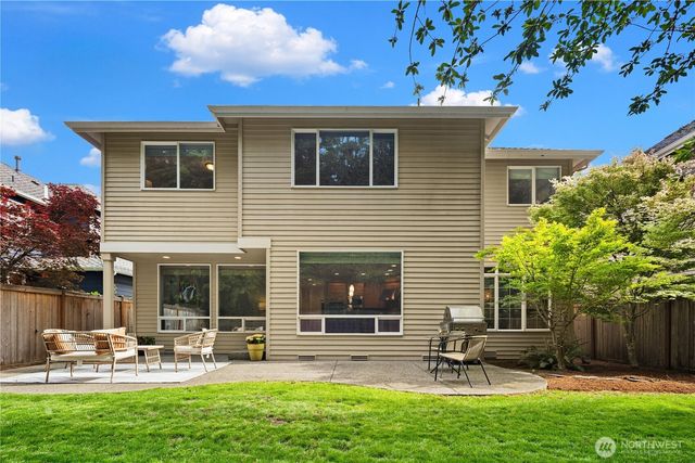 27422 SE 8th Place, Sammamish, WA 98075