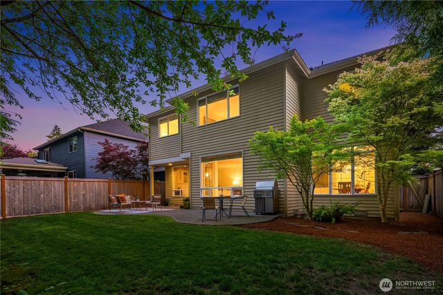 27422 SE 8th Place, Sammamish, WA 98075