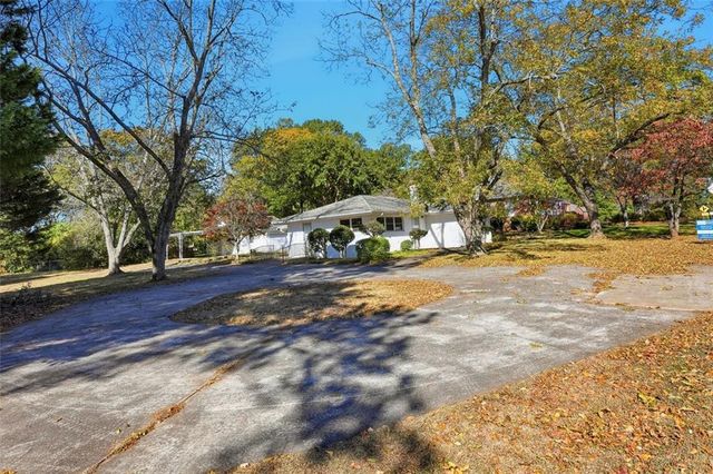 56 N Zack Hinton Parkway, Mcdonough, GA 30253