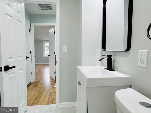 829 50TH ST NE, Washington, DC 20019