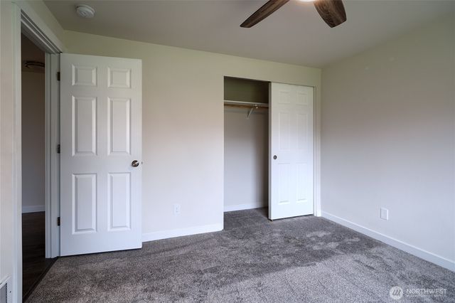 863 SE 6TH Avenue, Oak Harbor, WA 98277