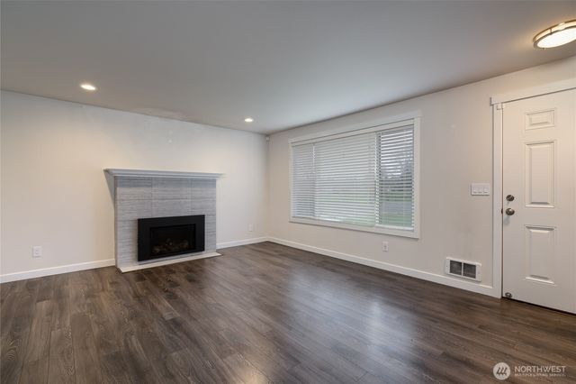 863 SE 6TH Avenue, Oak Harbor, WA 98277