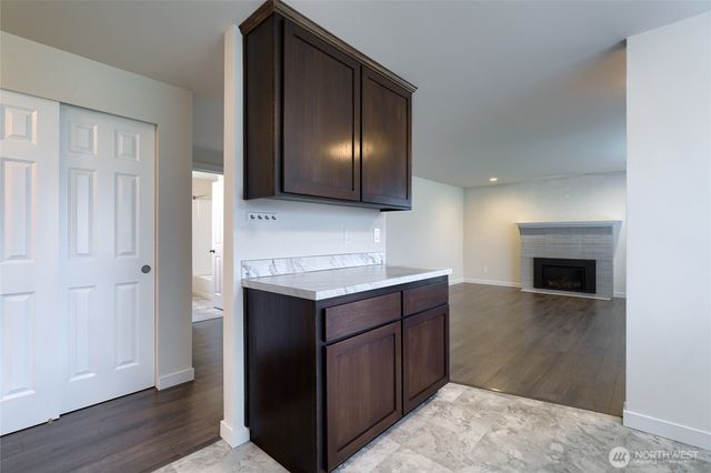 863 SE 6TH Avenue, Oak Harbor, WA 98277