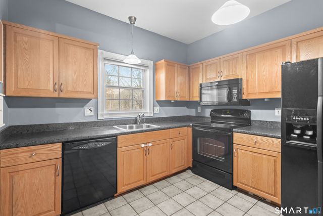 19 Highwood Circle 19, Colchester, CT 06415