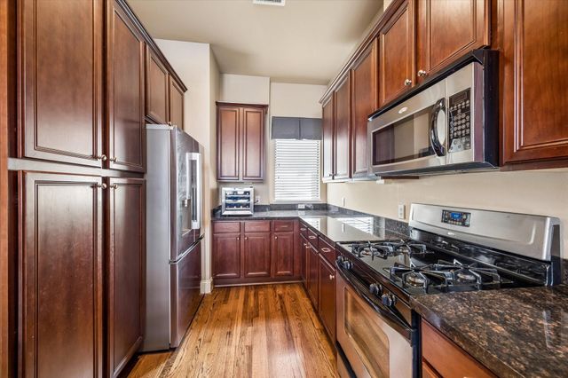 2848 Leeland Street, Houston, TX 77003