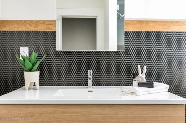 23 Lincoln Avenue MAIN HOUSE, Rumson, NJ 07760