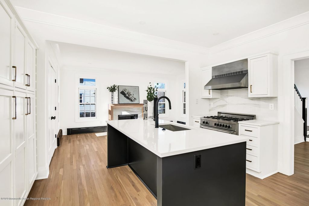 23 Lincoln Avenue MAIN HOUSE, Rumson, NJ 07760