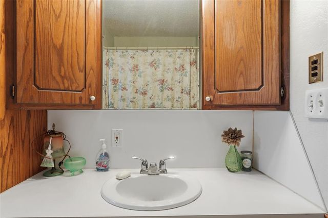 15132 SW 74th Street, Mustang, OK 73064
