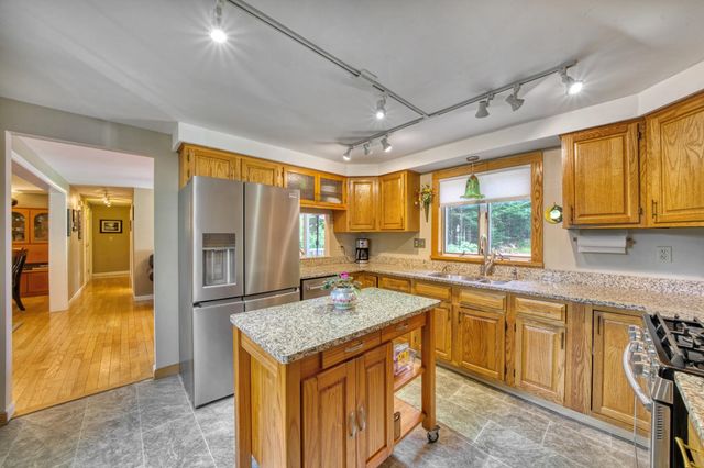 22 Pine Ridge Road, Sunapee, NH 03782