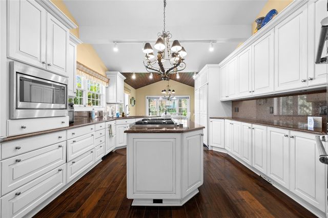 6305 BURNING TREE DRIVE, Seminole, FL 33777