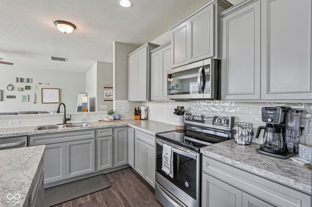 6657 Shooting Star Drive, Whitestown, IN 46075