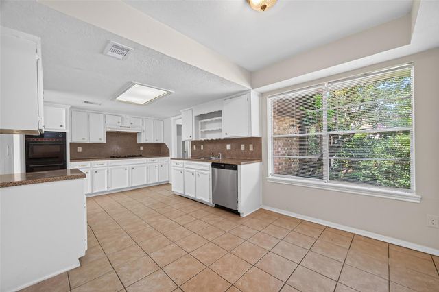 2154 Oak Shores Drive, Houston, TX 77339