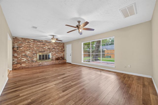 2154 Oak Shores Drive, Houston, TX 77339