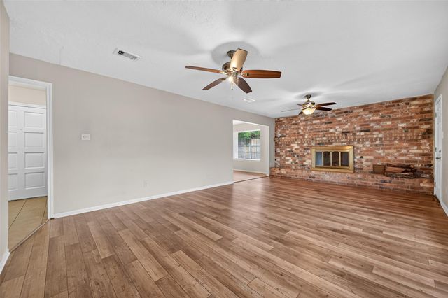 2154 Oak Shores Drive, Houston, TX 77339