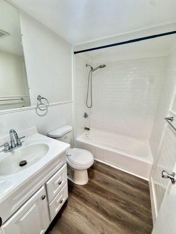 80 Cambridge Road B5, Woburn, MA 01801